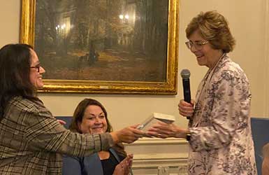 Chief Judge Virginia M. Kendall and Former Chief Judge Rebecca R. Pallmeyer